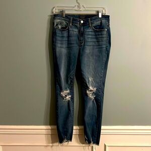 Judy Blue Women’s Skinny Fit size 11 / 30 ripped leg frayed hem jeans